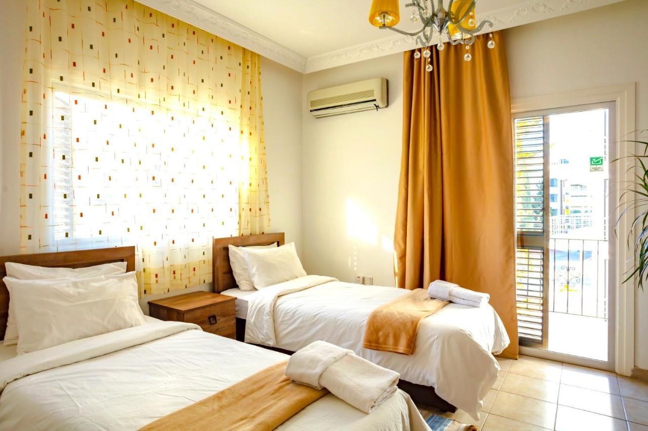 Enter Hostel Kyrenia  Esterno foto